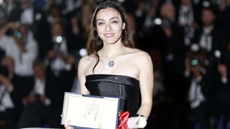 Merve Dizdar, 76. Cannes Film Festivalinde En İyi Kadın Oyuncu ödülünü kazandı
