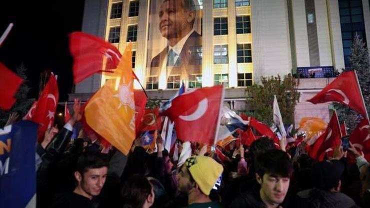 Erdoğan 52 ilde ipi göğüsledi