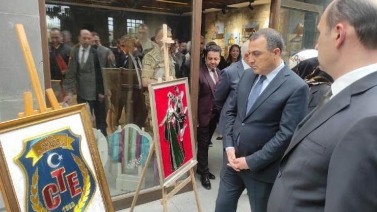 Kars’ta mahkumların el emekleri sergilendi Kars’ta mahkumların el emekleri sergilendi