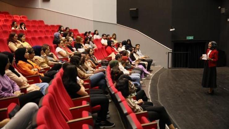 Alanya Belediyesi’nden öğrencilere sınav kaygısı semineri