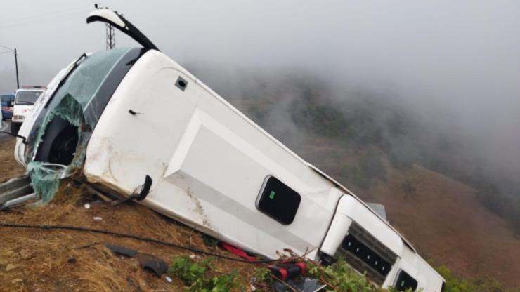 SON DAKİKA: Mersinde yolcu otobüsü, şarampole yuvarlandı: Çok sayıda yaralı var