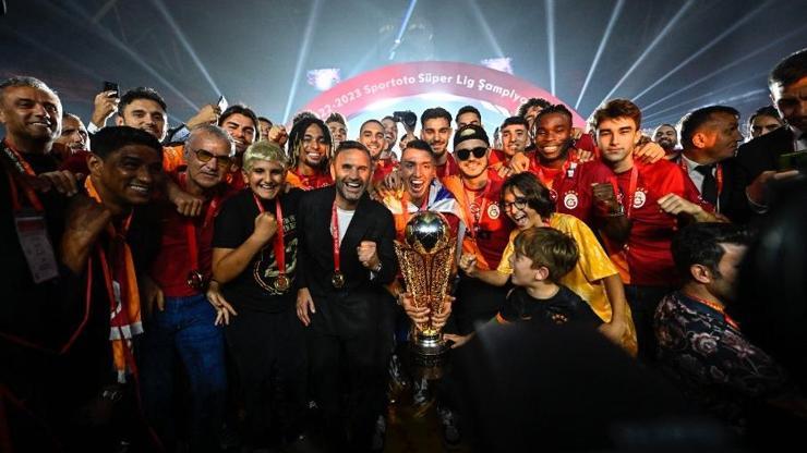 Galatasaray kupayı aldı, Icardiden Fenerbahçeye gönderme