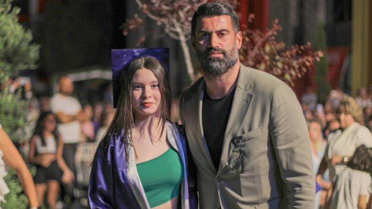 Volkan Demirel, depremde hayatını kaybeden Taner Savutun kızının mezuniyet törenine katıldı