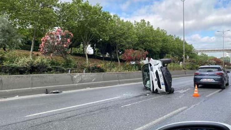 İstanbulda trafiği kilitleyen kaza: Araç hurdaya döndü