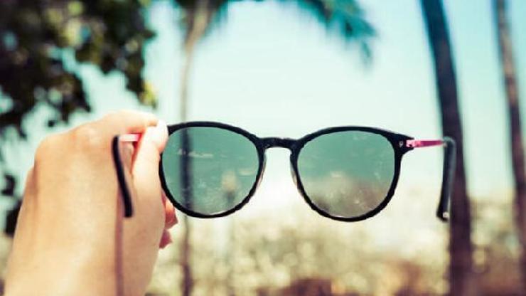 Uzmanı yaza özel uyardı: Sahte güneş gözlüğü takmak yerine hiç gözlük takmayın