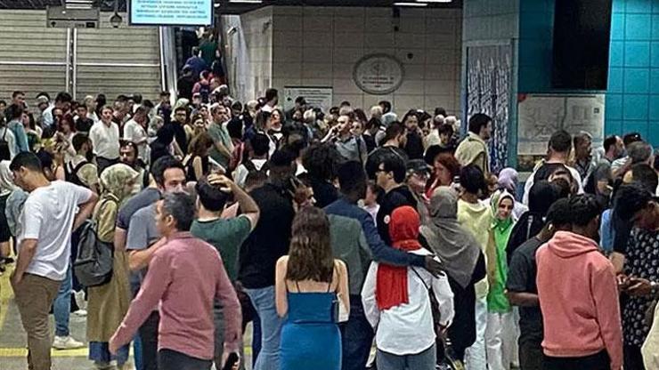 Marmaray’da intihar girişimi Seferler tek hattan gecikmeli olarak yapıldı