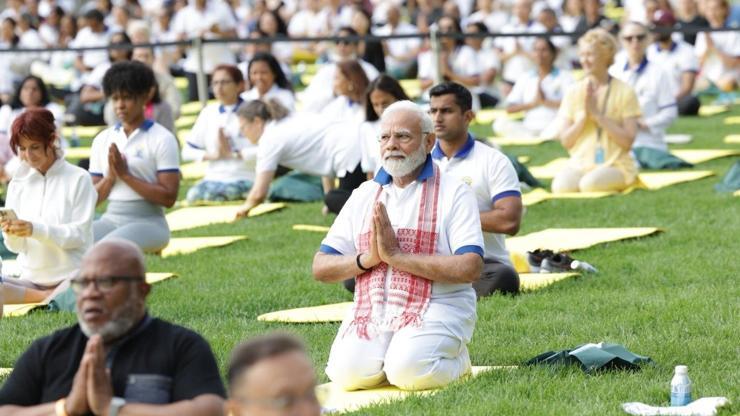 Hindistan Başbakanı Modi, New Yorkta toplu yoga etkinliğine katıldı