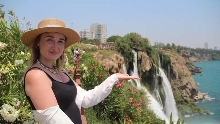 Antalyanın dünyaca ünlü şelalesine ziyaretçi akını