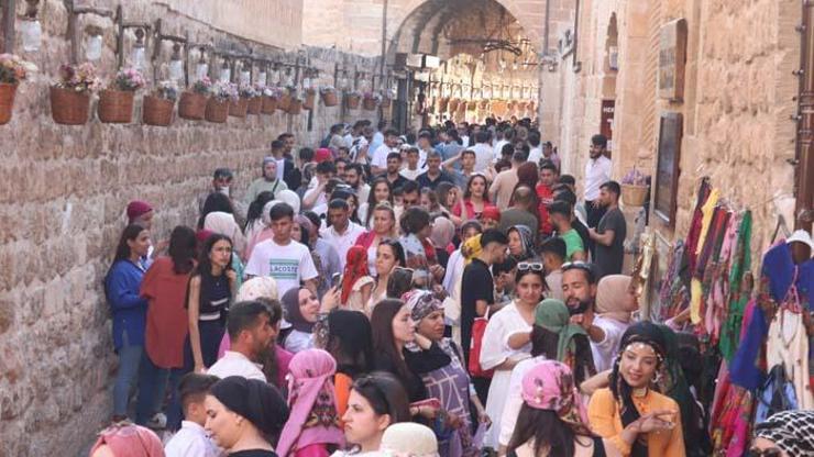 Bayramda Midyata turist akını; günde 10 bin kişi ziyaret ediyor