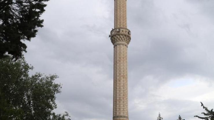 Minare, camisini bekliyor