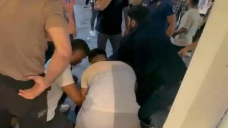 Taksim’de torpil patlatan gençler paniğe neden oldu
