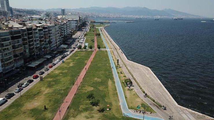 Sıcaklık uyarısı yapılan İzmirde, Kordon boş kaldı