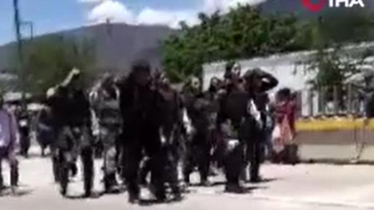 Meksika’da protestocular valilik binasını işgal etti, 13 polisi rehin aldı