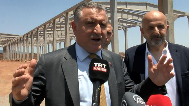 Bakan Bak: Deprem bölgesine yeni yurtlar yapacağız