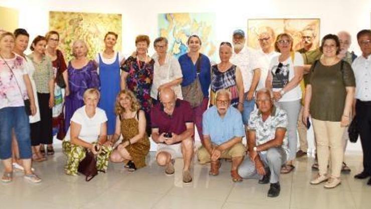 Ressam Topçu'dan 'soyuta yolculuk' sergisi