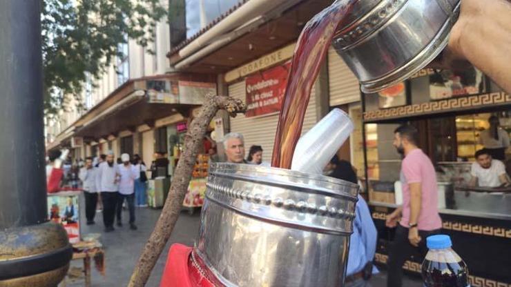 Diyarbakırda kavurucu sıcakların serinleten içeceği meyan şerbeti