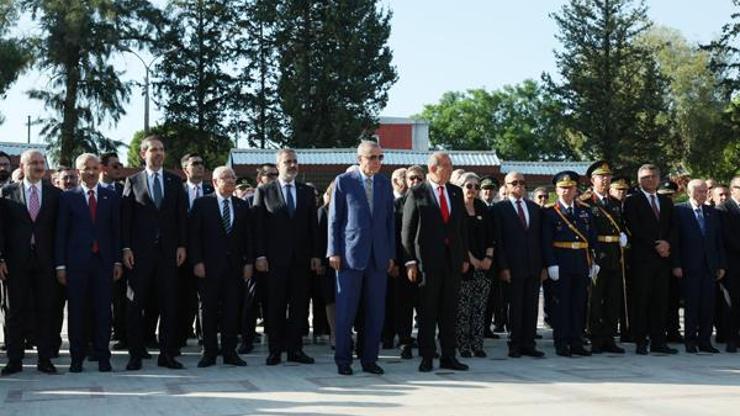 Cumhurbaşkanı Erdoğan, Lefkoşa Atatürk Anıtı’nı ziyaret etti