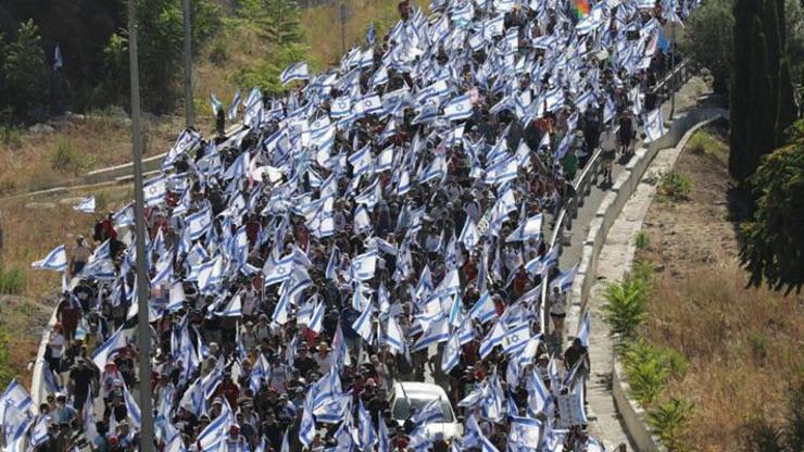 İsrail’de halk yargı reformuna karşı yürüdü: On binlerce kişi Kudüs’e akın etti