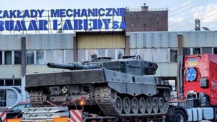 Ukraynaya verilen Leopard 2 tankları Polonya’ya getirildi