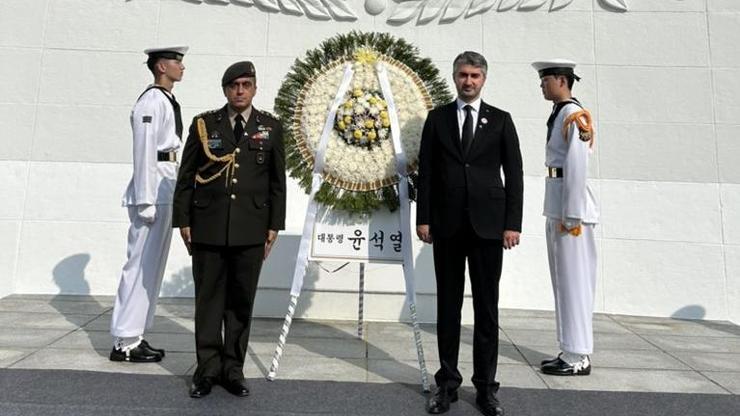 Bakan Yardımcısı Tarıkdaroğlu, Kore Savaşı’nın 70. yıl dönümünde Türk Şehitliği’ni ziyaret etti