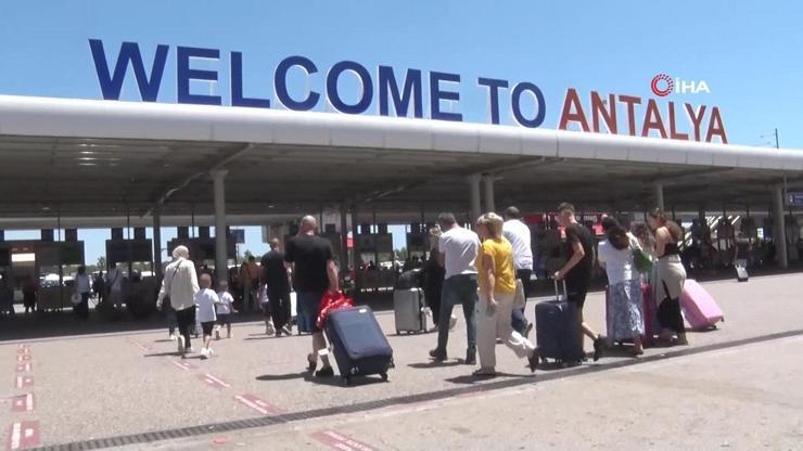 Antalyada turist rekoru