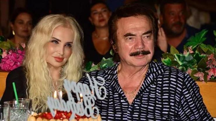 Özcan Deniz, Orhan Gencebayın doğum gününü sahnede kutladı