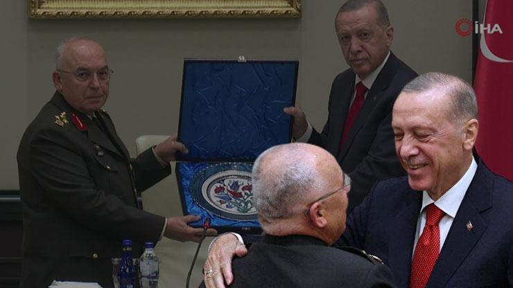 MGKda duygu dolu anlar: Emekliye ayrılan komutan Musa Avseverden Cumhurbaşkanı Erdoğana teşekkür
