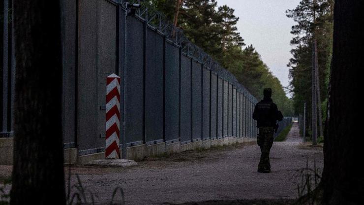 Polonya, Belarus sınırına göndereceği asker sayısını 10 bine yükseltti
