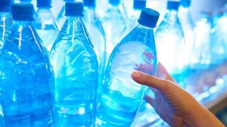 Sakın içmeyin Beklemiş pet şişelerdeki sular kansere yol açıyor