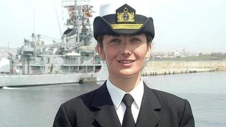 NATO’dan Türk kadın amirale tebrik