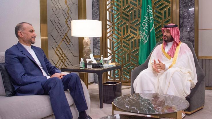 İran Dışişleri Bakanı, Suudi Arabistan Veliaht Prensi Bin Selman ile görüştü