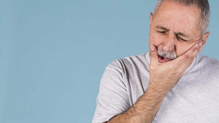 Yaşlılar için 4 temel diş bakım önerileri
