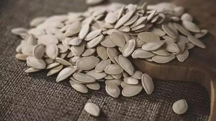 Bir avucu bile damar sertleşmesine izin vermiyor! Çinko, selenyum, omega 3 ambarı besin