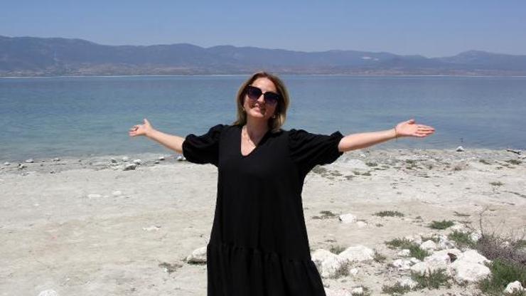 Mahalli sanatçı, suyu çekilen Burdur Gölü için rap şarkı yaptı
