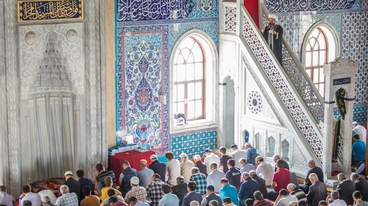 Cuma namazı saat kaçta 15 Eylül Cuma namazı vakitleri Diyanet İstanbul Cuma namazı saati kaç