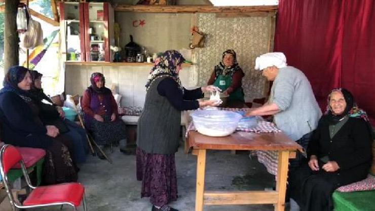 Artvin'de imeceyle geleneksel ekmek üretimi