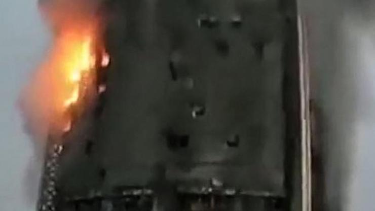 Sudanın başkentinde simge yapı alev alev yandı
