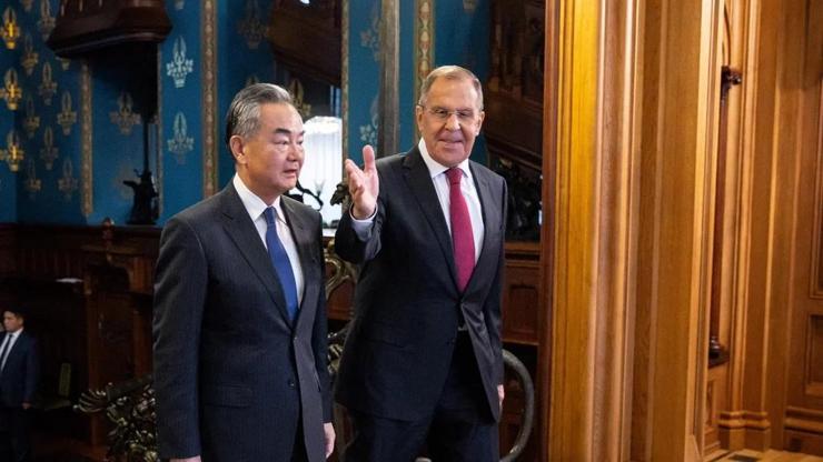 Çin Dışişleri Bakanı, Rus mevkidaşı Lavrov ile görüştü