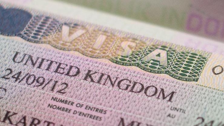İngiltere, turist ve öğrenciler için vize ücretlerini artırıyor