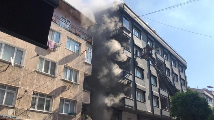 Zeytinburnunda tekstil atölyesinde yangın: Mahsur kalanlar kurtarıldı