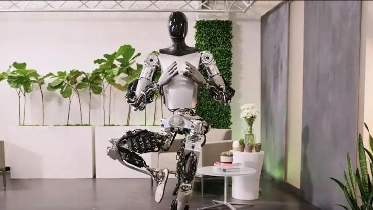Teslanın insansı robotu hünerlerini böyle sergiledi