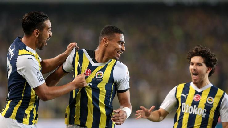 Fenerbahçe 4 golle Başakşehiri dağıttı