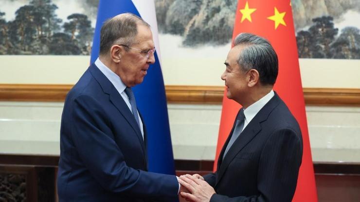 Lavrov, Çinli mevkidaşı Wang Yi ile Pekin’de görüştü