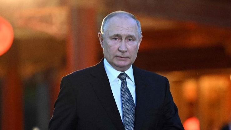 Putin füzelerle Akdeniz’i nişan aldı