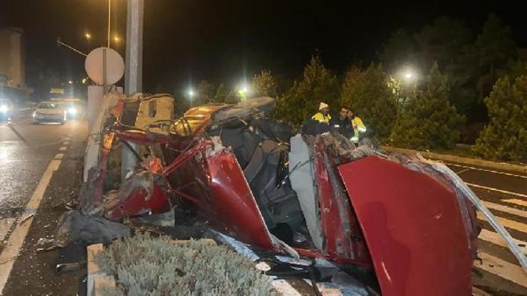Nevşehir'de otomobil refüje devrildi: 2 yaralı