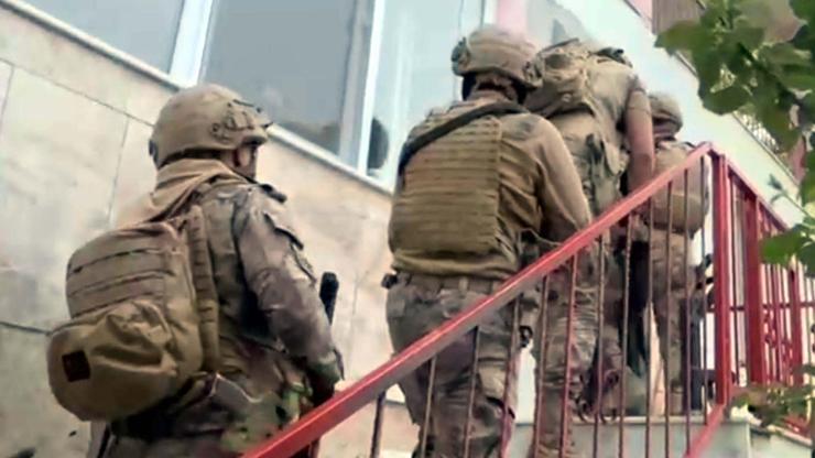 İzmir'de FETÖ operasyonu: 94 gözaltı