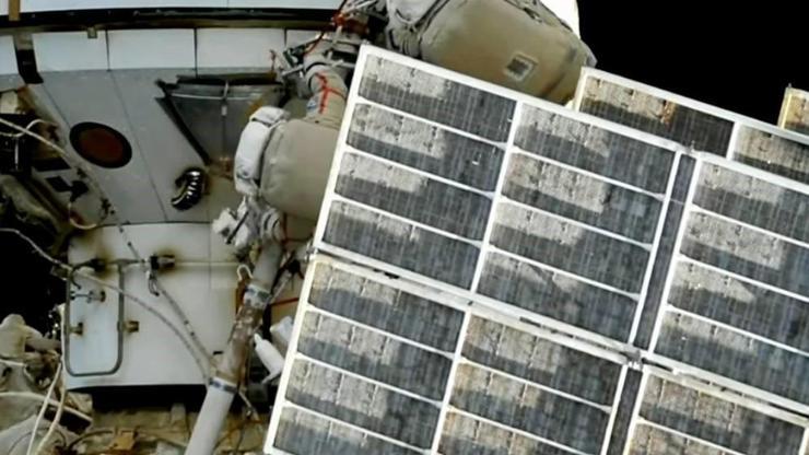 Rus kozmonotlardan 8 saatlik uzay yürüyüşü gerçekleştirdi