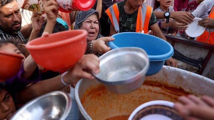 Açlık ve susuzluk pençesindeki Gazzeliler: “Her bir damlayı biriktiriyoruz”