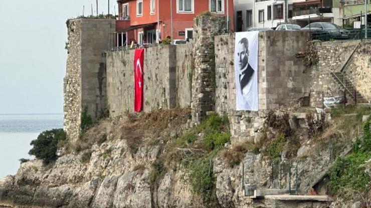 Amasra Kalesi'nde ağaç ve bitki temizliği Amasra Kalesi'nde ağaç ve bitki temizliği