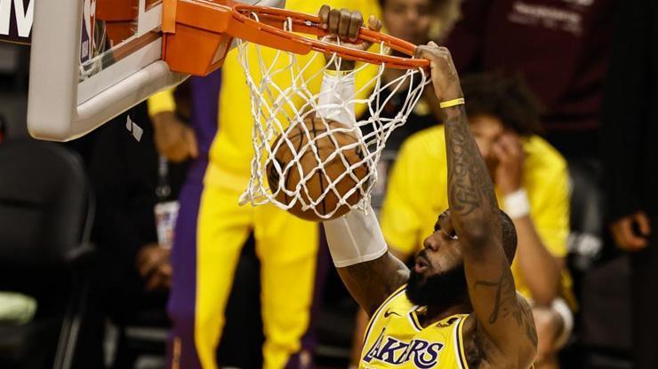 Sunsı deviren Lakers ilk galibiyetini aldı